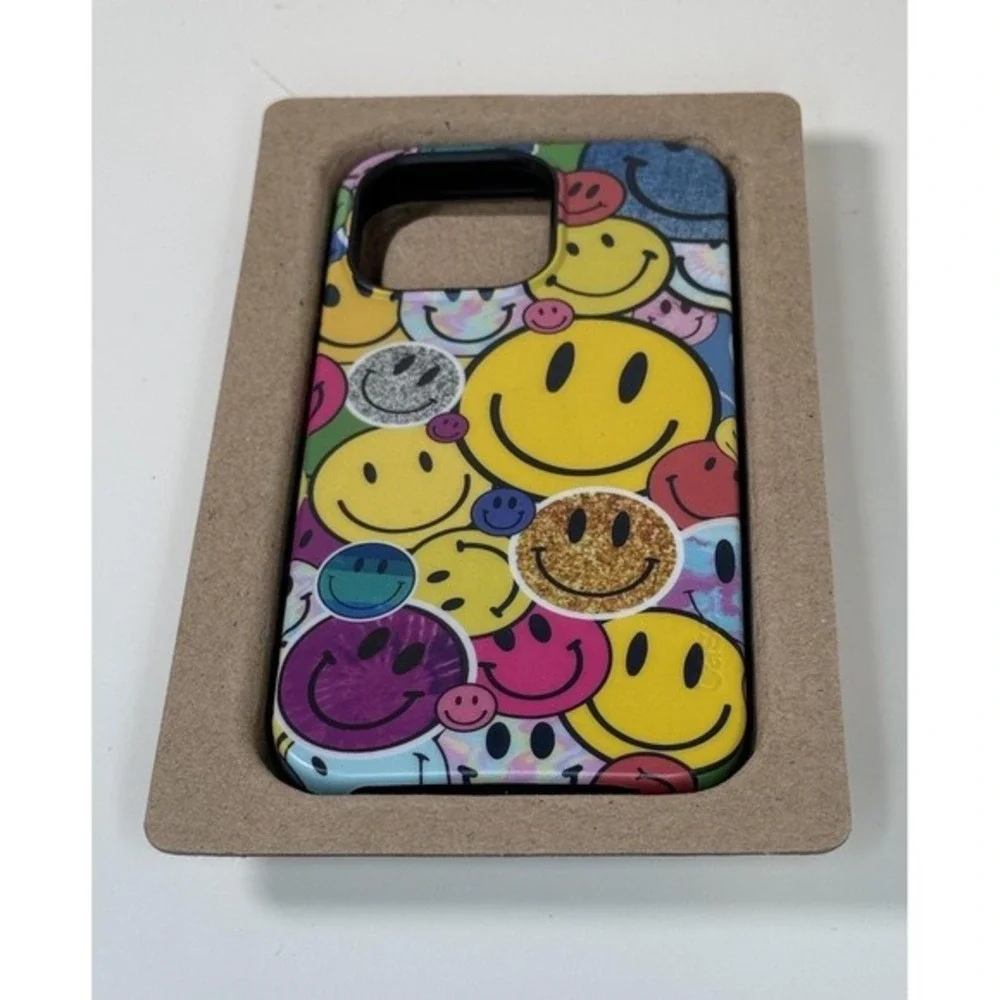 Casely iPhone 13 Pro Case Happy Faces Multi Color Smiley Face MagSafe Bold 81-04